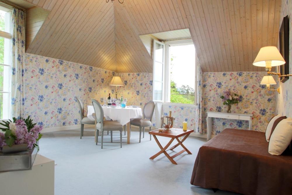 Domaine De Puy Robert Lascaux - A 800M Grotte De Lascaux - Hotel Avec Piscine - Chambres Et Gites-Appartements - Sarlat - Dordogne Монтиньяк Экстерьер фото